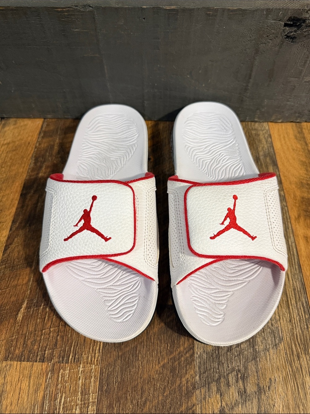 Jordan Hydro 5 Retro Slides White Fire Red Men’s US 9 Sandals 854556-103